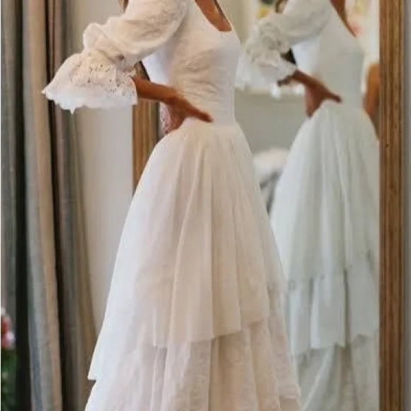 Chic White Tiered Wedding Dress - Picture 2 of 6